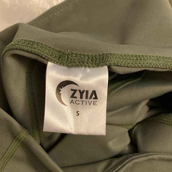 Zyia Pocket Leggings - Picture 3 of 4